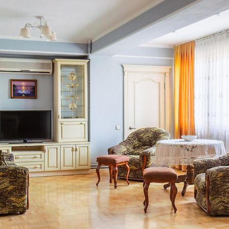 Downtown Big Apartment Ташкент Экстерьер фото
